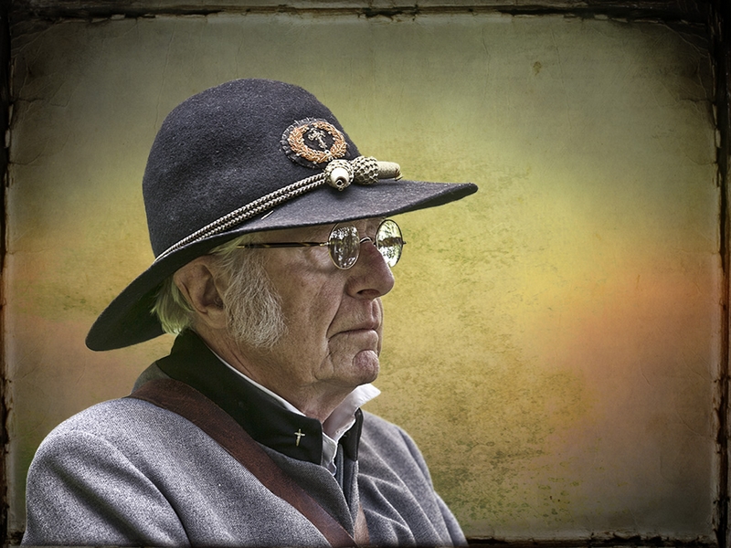 900 - THE CHAPLAIN - AULD LES - united kingdom.jpg